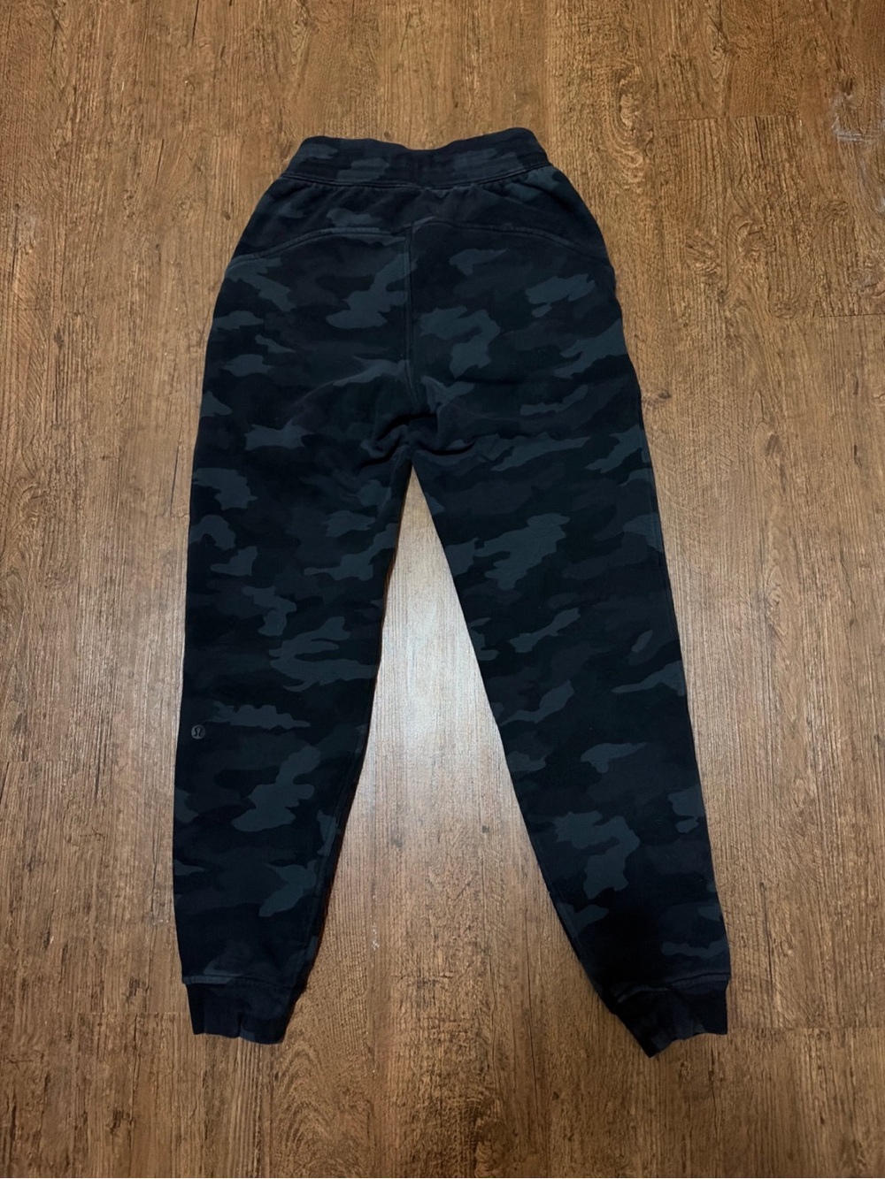 Lululemon Black Camo Scuba Sweatpants Athletic Joggers Size 6 - Picture 4 of 4